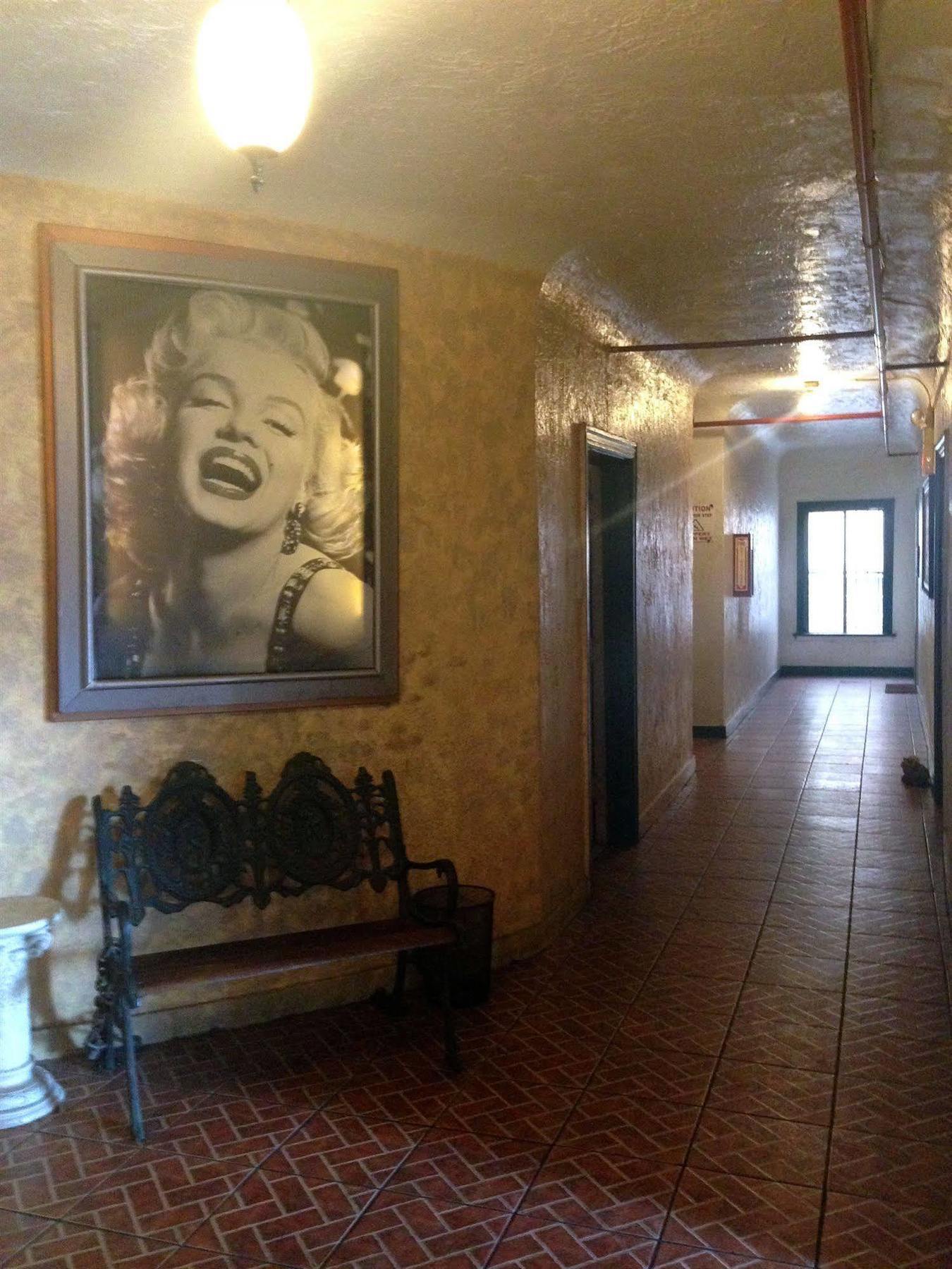 Hollywood Dream Suites Los Angeles Exterior photo